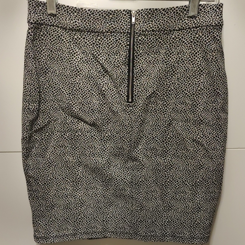 Chocolate Black White Giraffe Print Stretch Pencil Skirt Large NWT - Picture 5 of 5